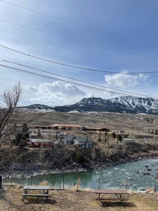 Parkway Yellowstone #5 *